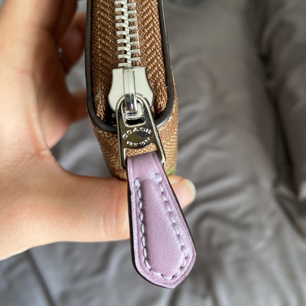 SOLD Coach Floral Long Wallet - Picture 3 of 9